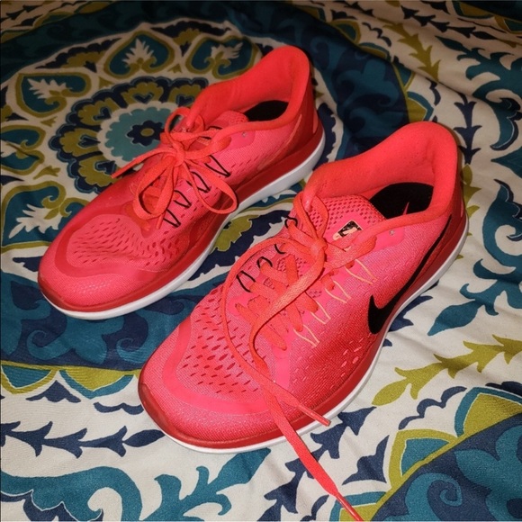 Nike Shoes - Nike running shoes